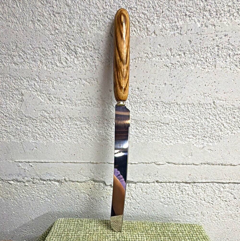 Sheffield Stainless Steel England Bread Serrated Knife 8 in Blade Wood Handle